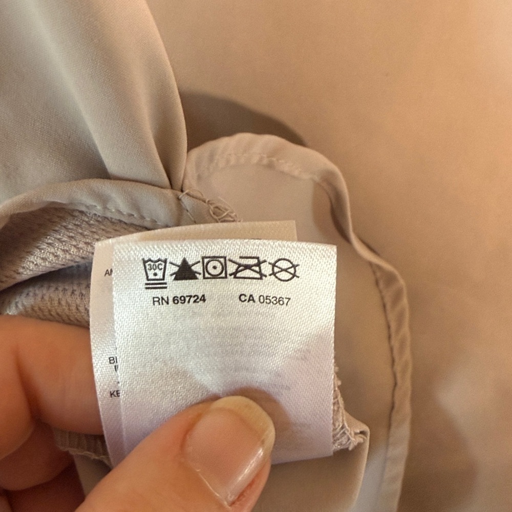 Columbia Women's Sleeveless Button-Down Shirt Size XS Soft Gray Athletic Hiking - Picture 6 of 7